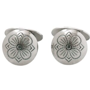 ZA7wuQSfLEkuBF1p4HhaVYfUJ.jpg Sylvsmidja, Mansjettknapper Hardanger i 830 oksidert sølv